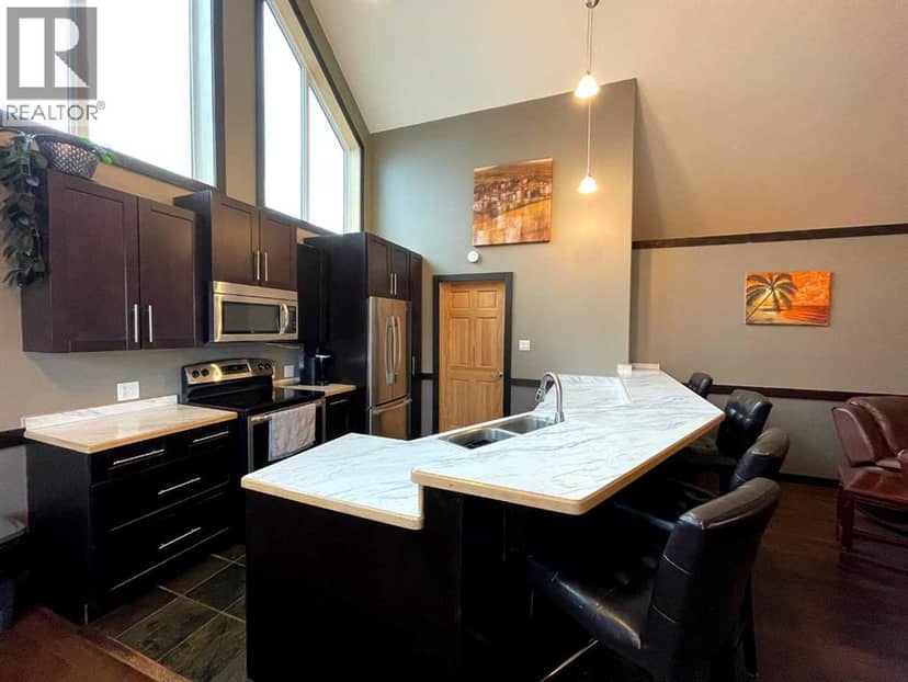 810 7 Ave, Fox Creek, photo 2