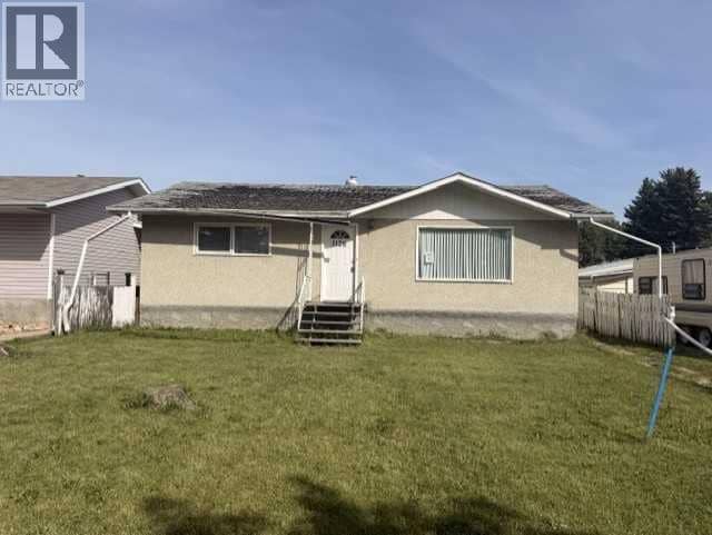 1126 6 Avenue, Wainwright