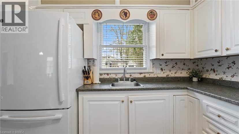 303 CEDAR Drive — photo 3 of 12