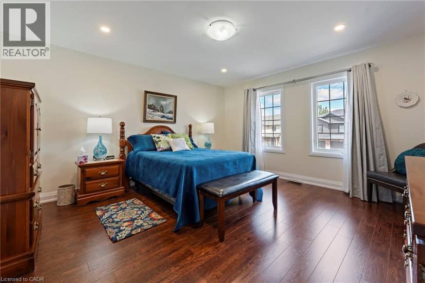 26 AMBER Street — photo 15 of 31
