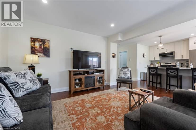 26 AMBER Street — photo 10 of 31