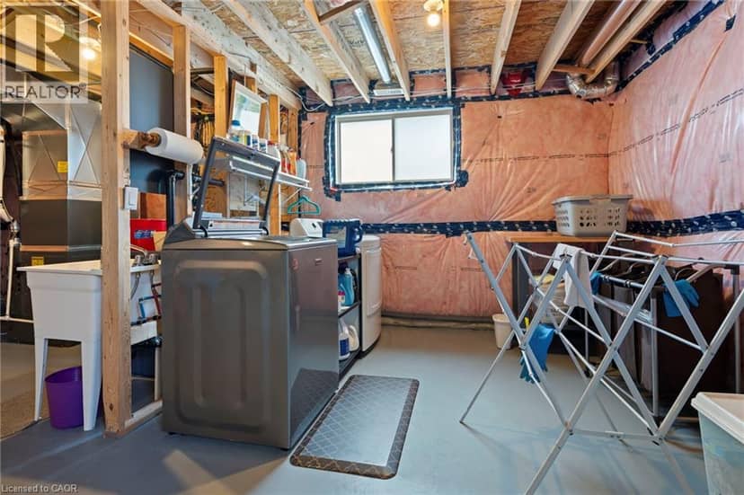26 AMBER Street — photo 21 of 31