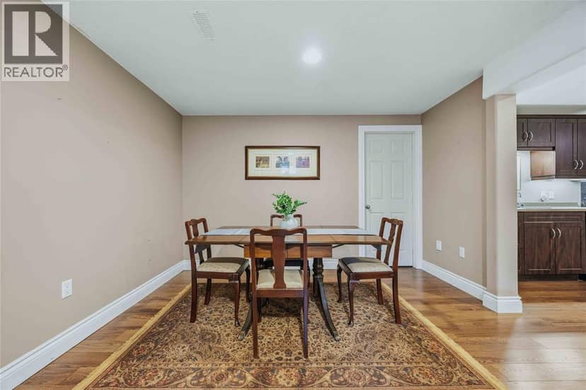 4303 Garden CRESCENT — photo 21 of 40