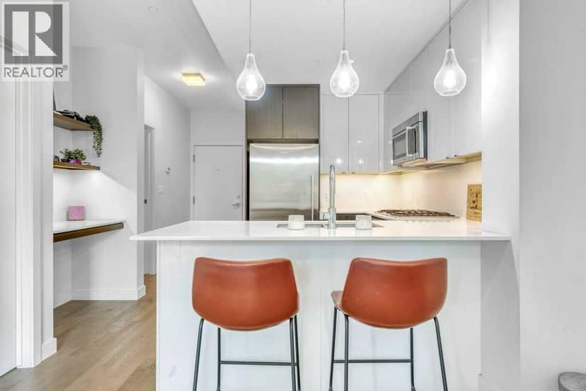 328, 305 18 Avenue SW — photo 11 of 26