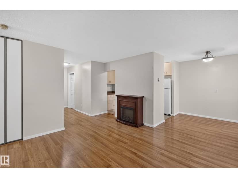 #206 10175 114 ST NW, Edmonton, photo 8