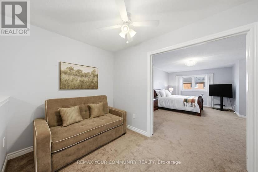 4 Daniel Reaman Crescent — photo 11 of 24