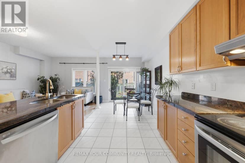 4 Daniel Reaman Crescent — photo 7 of 24