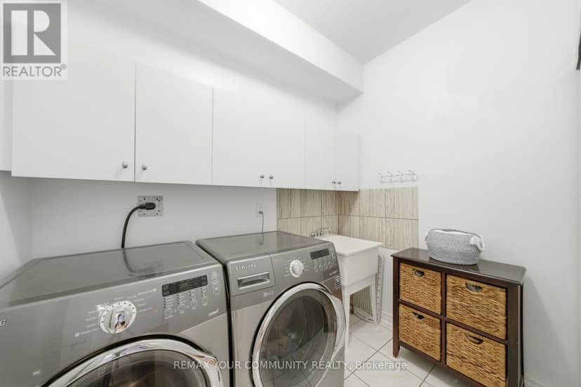 4 Daniel Reaman Crescent — photo 9 of 24