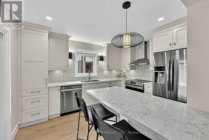 36 Aikens Crescent — photo 10 of 33