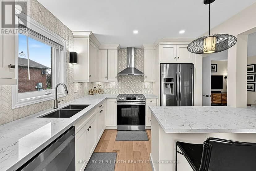 36 Aikens Crescent — photo 11 of 33