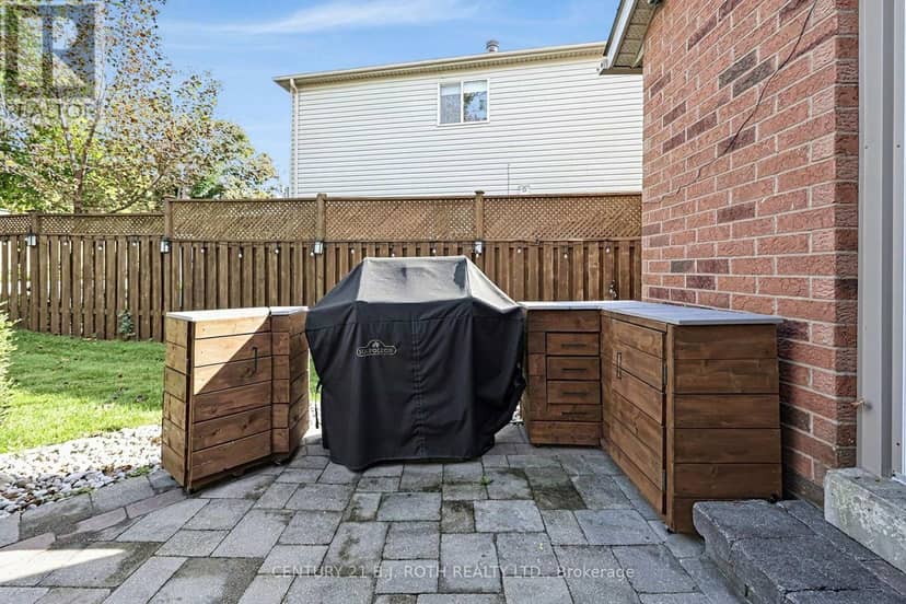 36 Aikens Crescent — photo 29 of 33