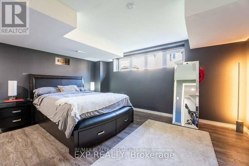 8 Sara Drive — photo 27 of 40