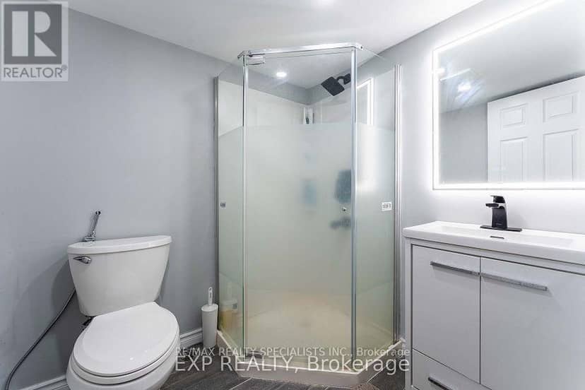 8 Sara Drive — photo 29 of 40
