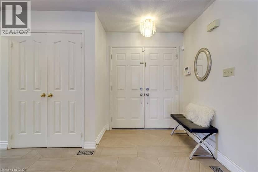 2442 WYNTEN Way, Oakville, photo 4