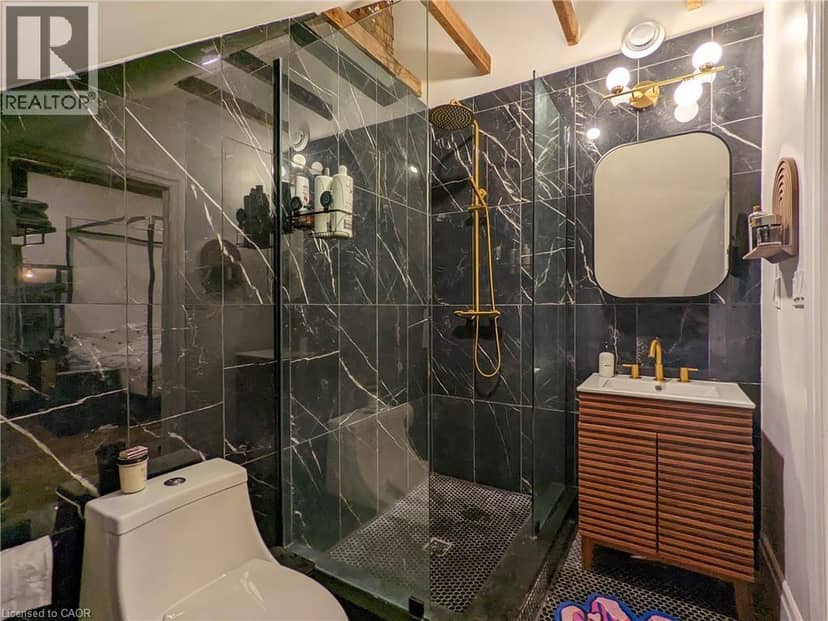 158 HUNTER Street E — photo 9 of 27