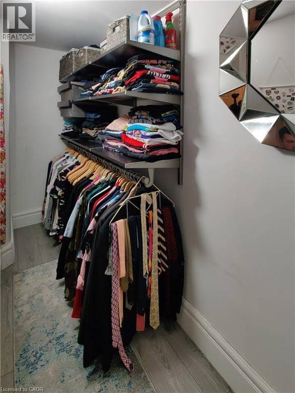 158 HUNTER Street E — photo 21 of 27