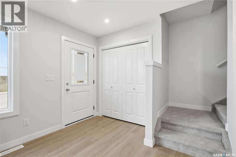279 Mark BEND, Saskatoon, photo 2