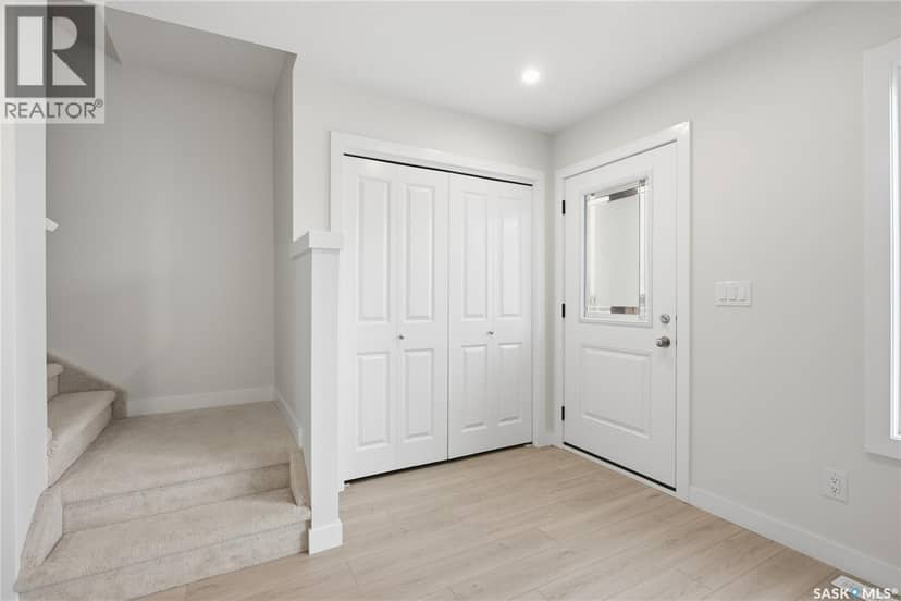 273 Mark BEND, Saskatoon, photo 2