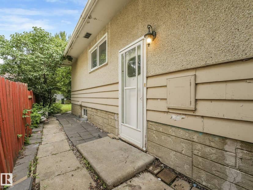 16428 88 AV NW — photo 30 of 40