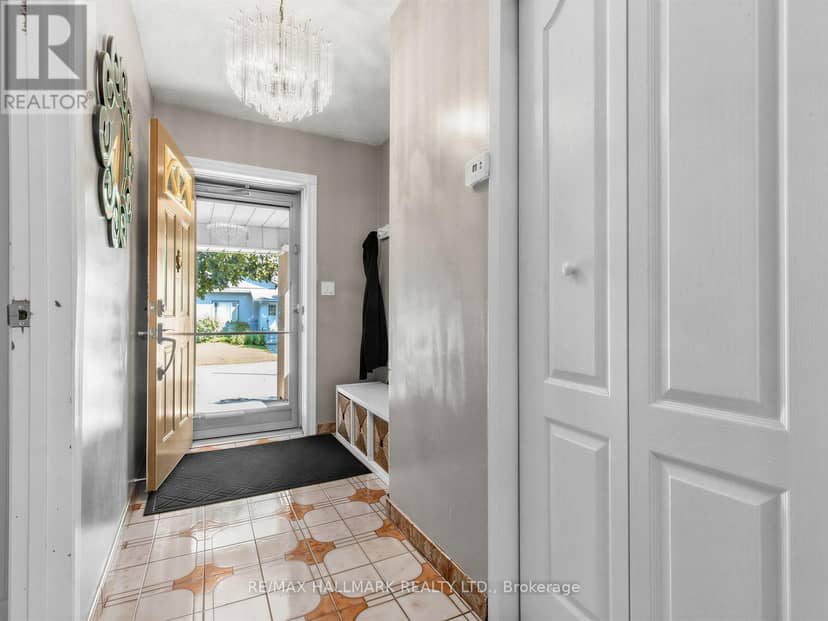 297 Strathmore Boulevard, Toronto, photo 5