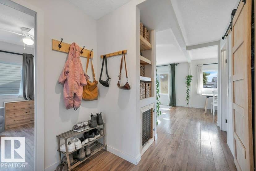 4820 49 ST — photo 20 of 40