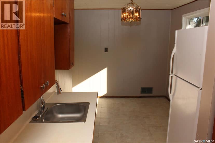 1728 Connaught Street — photo 9 of 25