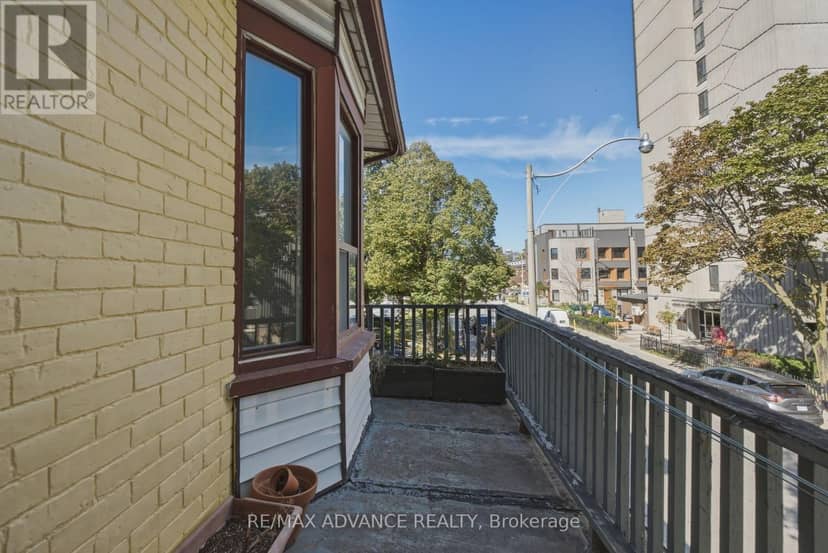 82A Augusta Avenue — photo 32 of 40