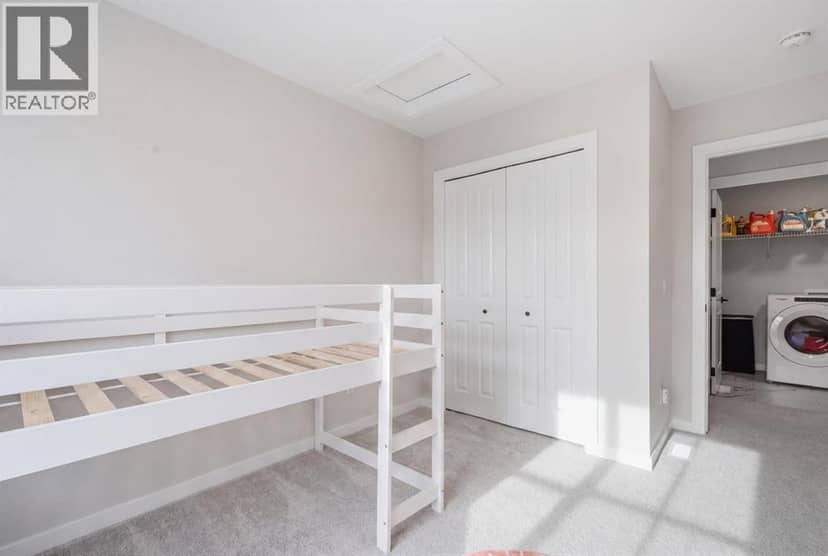 34 Belvedere Green SE — photo 16 of 40