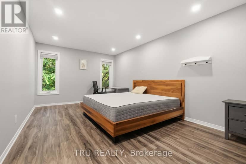 62 Hunter's Glen Crescent — photo 20 of 35