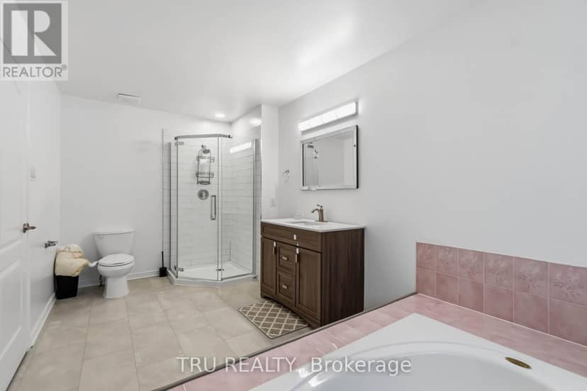 62 Hunter's Glen Crescent — photo 24 of 35