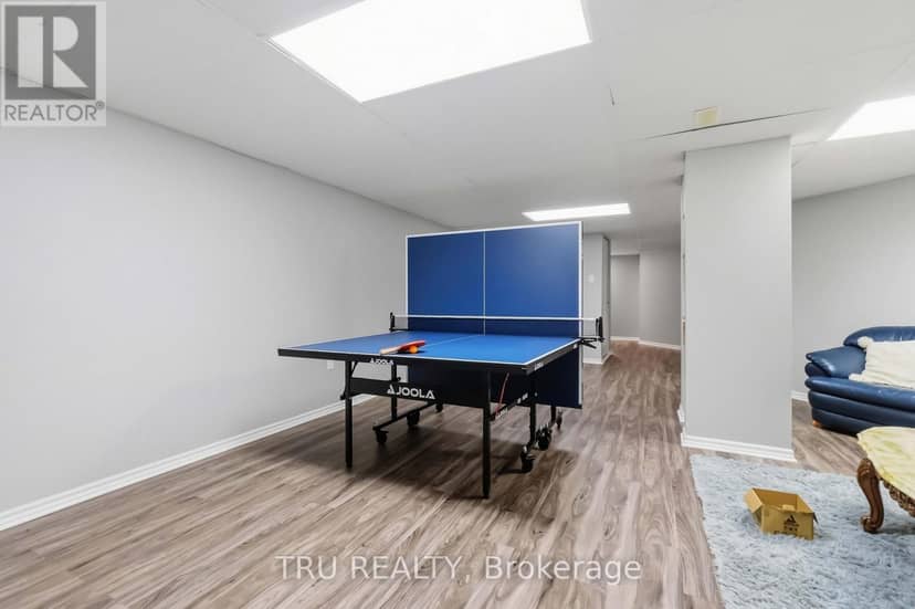 62 Hunter's Glen Crescent — photo 32 of 35
