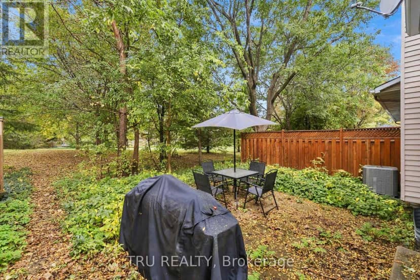 62 Hunter's Glen Crescent — photo 34 of 35