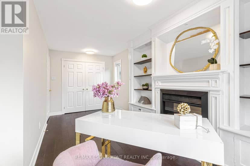5576 Middlebury Drive — photo 29 of 40