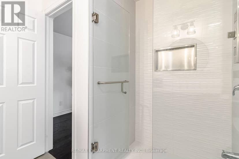 5576 Middlebury Drive — photo 35 of 40