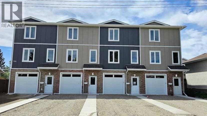 5, 106 4 Street NW, Sundre