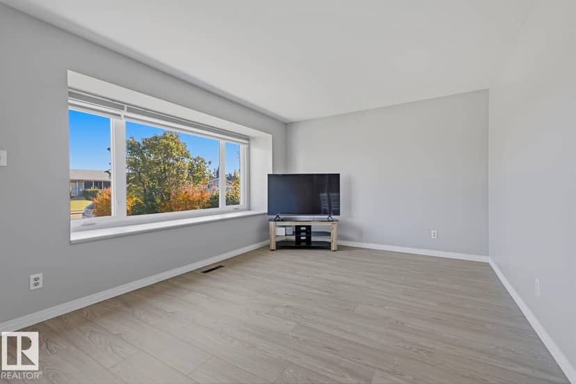 13436 135 ST NW, Edmonton, photo 2
