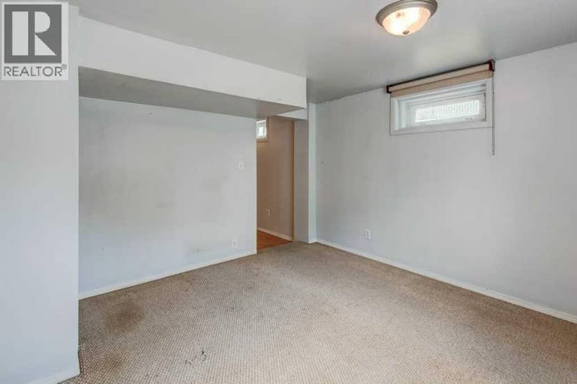 2056 Cottonwood Crescent SE — photo 27 of 40