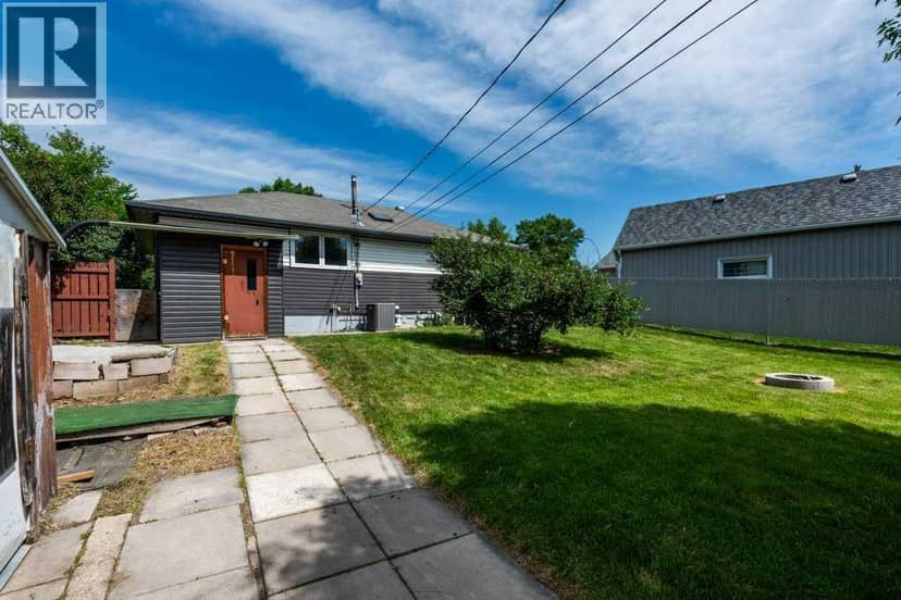 2056 Cottonwood Crescent SE — photo 32 of 40