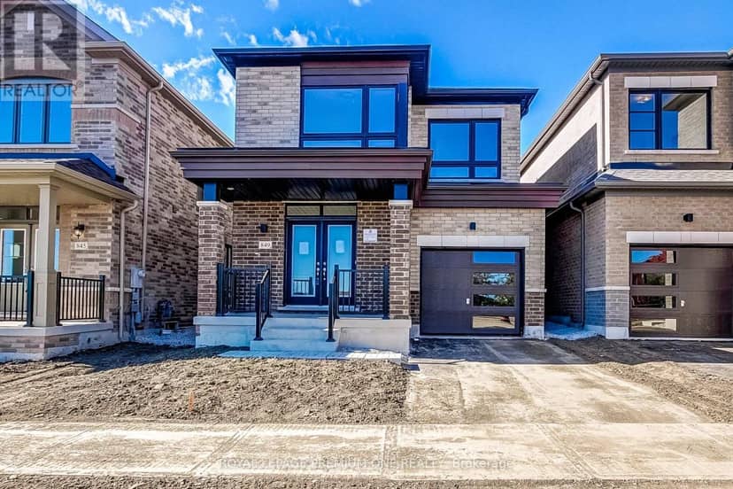 849 Hickory Crescent — photo 1 of 32