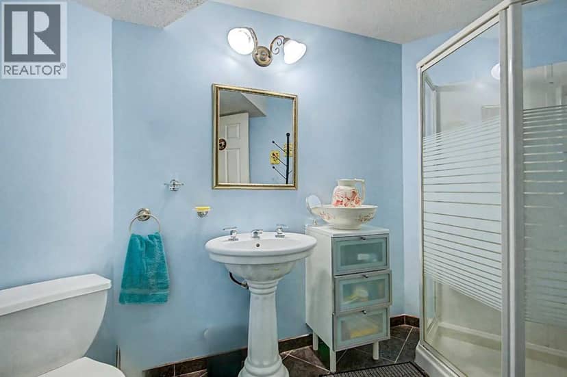 311 Douglasbank Green SE — photo 30 of 40