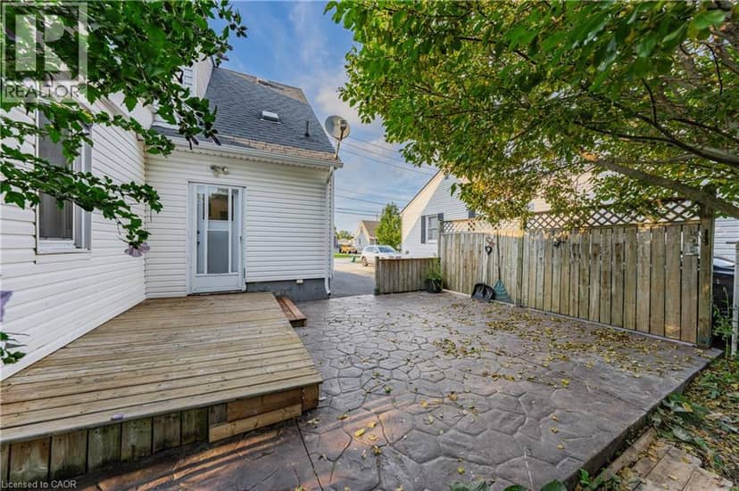 12 ADMIRAL Road — photo 37 of 40