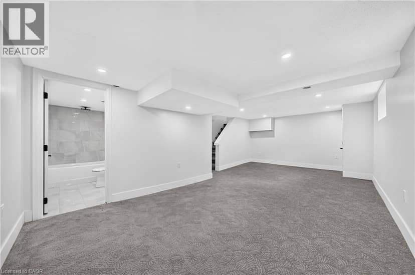 12 ADMIRAL Road — photo 35 of 40