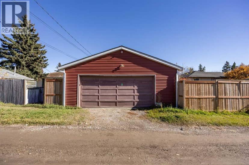 2035 47 Street SE — photo 32 of 40