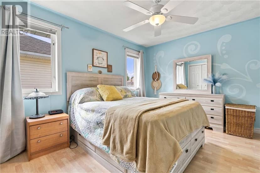 4338 Chateau — photo 12 of 29