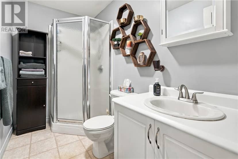 4338 Chateau — photo 20 of 29