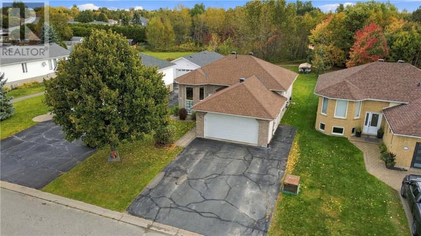 4338 Chateau, Hanmer, photo 2