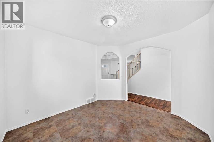 186 Panamount Drive NW — photo 12 of 30
