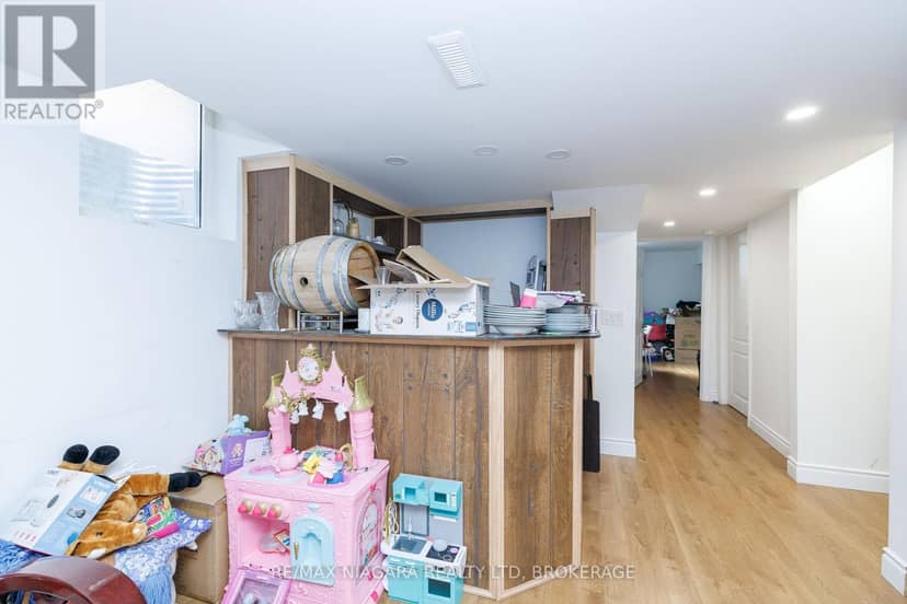 33 Colonel Lyall Street — photo 24 of 29