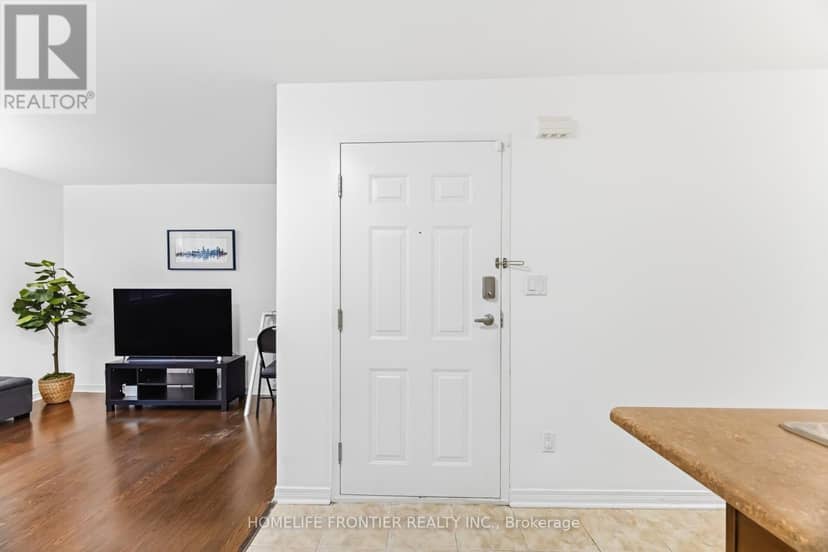 207 - 45 Strangford Lane, Toronto, photo 5