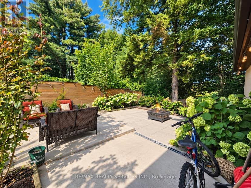 21 McIntosh Avenue — photo 23 of 35